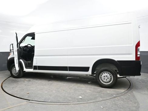 Used 2025 RAM ProMaster 2500 w/ Convenience Group image 40