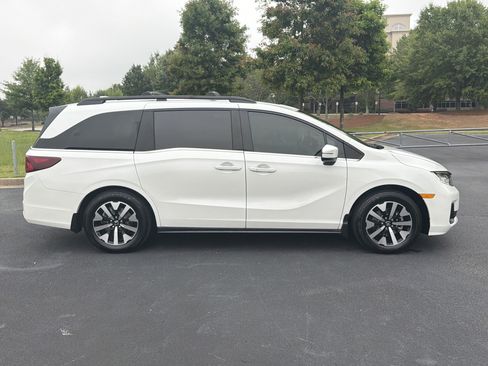 Certified 2026 Honda Odyssey EX-L image 10