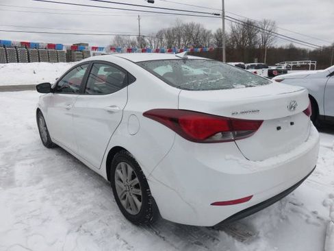 Used 2016 Hyundai Elantra SE w/ Option Group 02 image 4