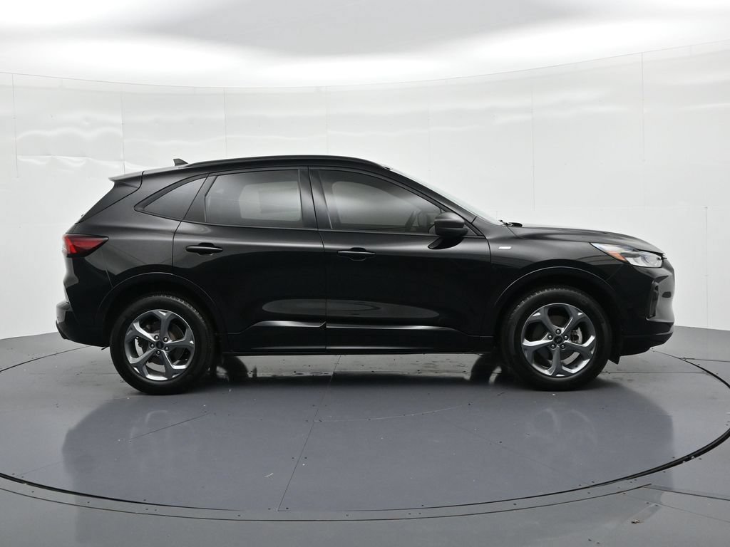 Used 2024 Ford Escape ST-Line w/ Tech Pack #1 AWD/4WD image 5