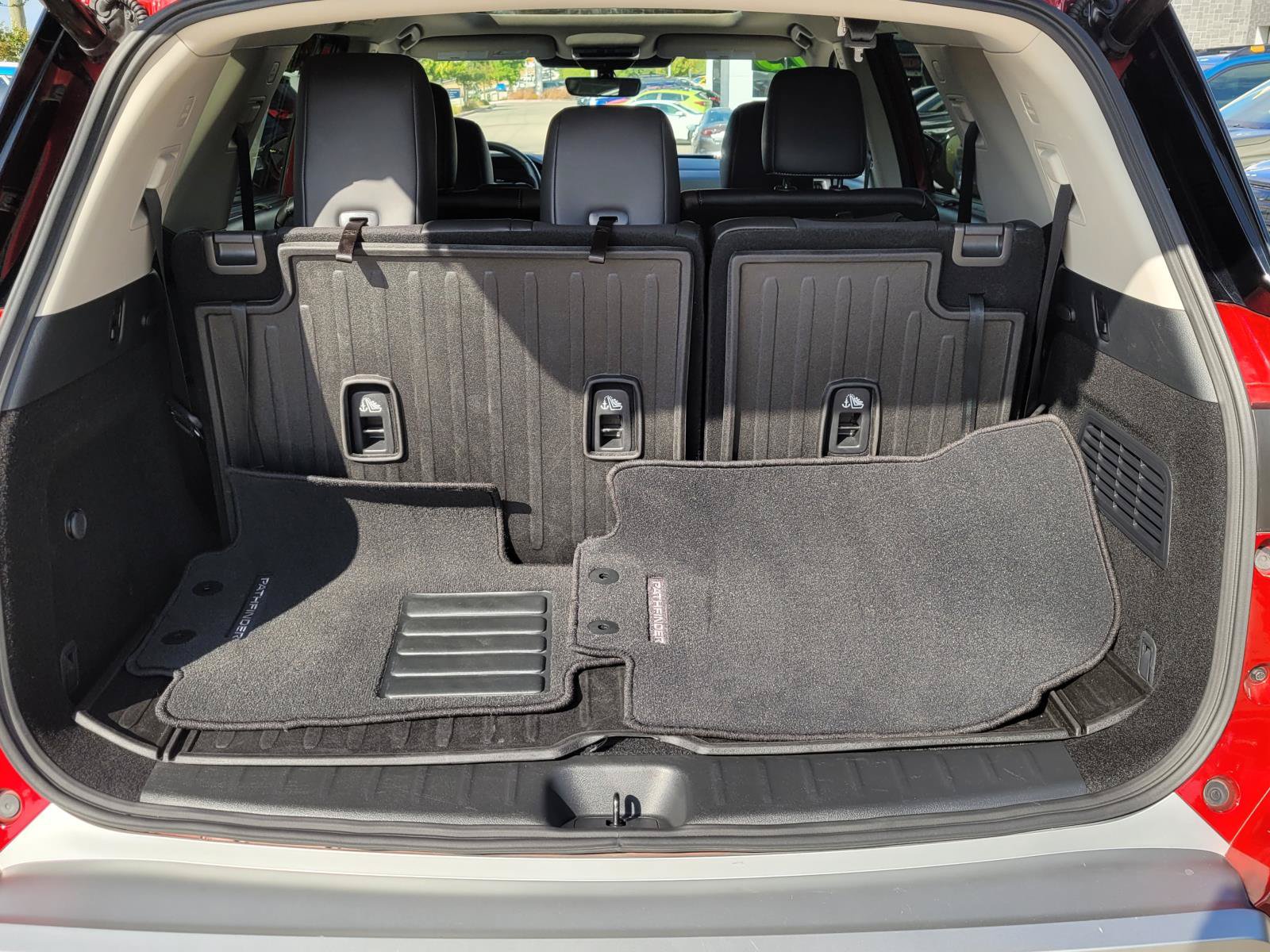 Used 2025 Nissan Pathfinder Platinum w/ Cargo Package FWD image 19