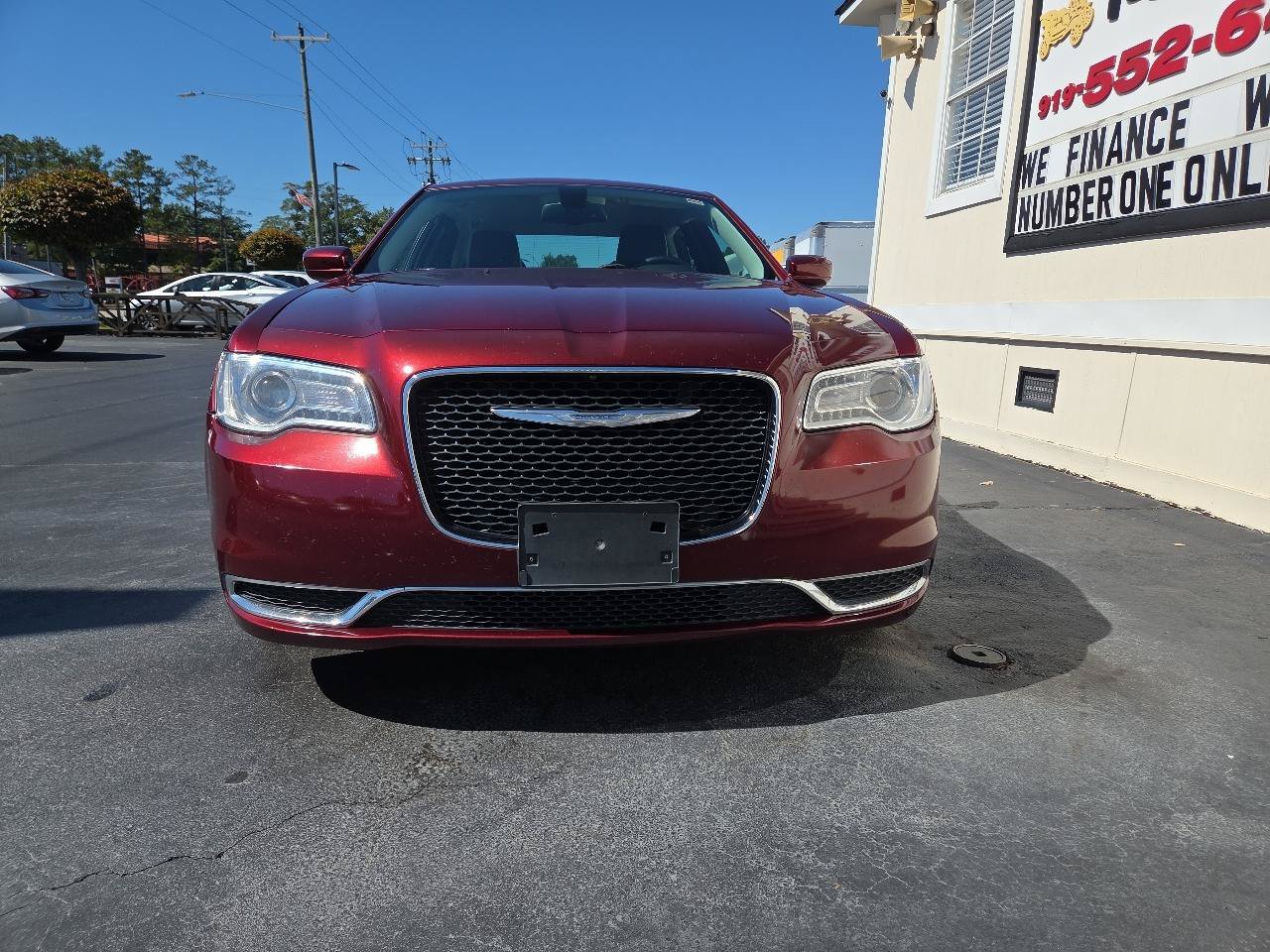 Used 2016 Chrysler 300 Limited RWD image 3