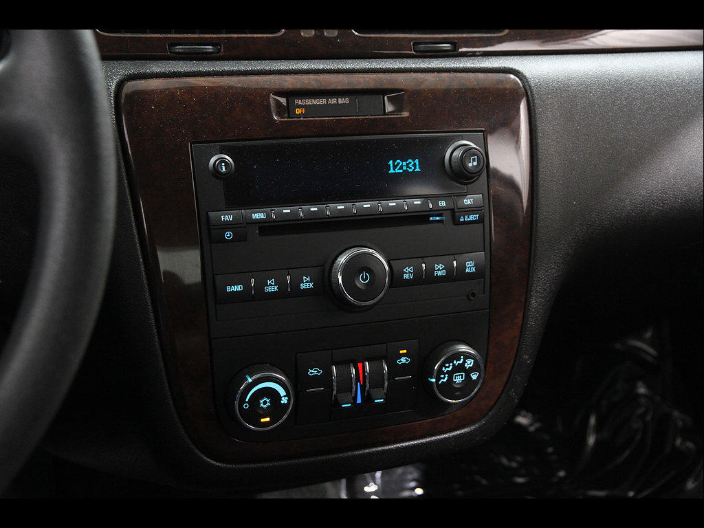 Used 2010 Chevrolet Impala LS FWD image 9