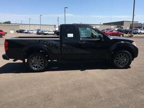 Used 2012 Nissan Frontier SV w/ Sport Appearance Pkg AWD/4WD image 7
