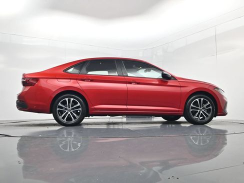 Used 2025 Volkswagen Jetta Sport FWD image 40