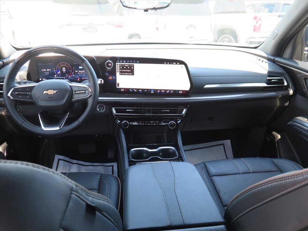 Used 2025 Chevrolet Traverse High Country FWD image 23