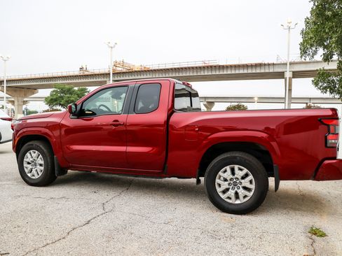 Used 2024 Nissan Frontier SV w/ SV Convenience Package RWD image 10