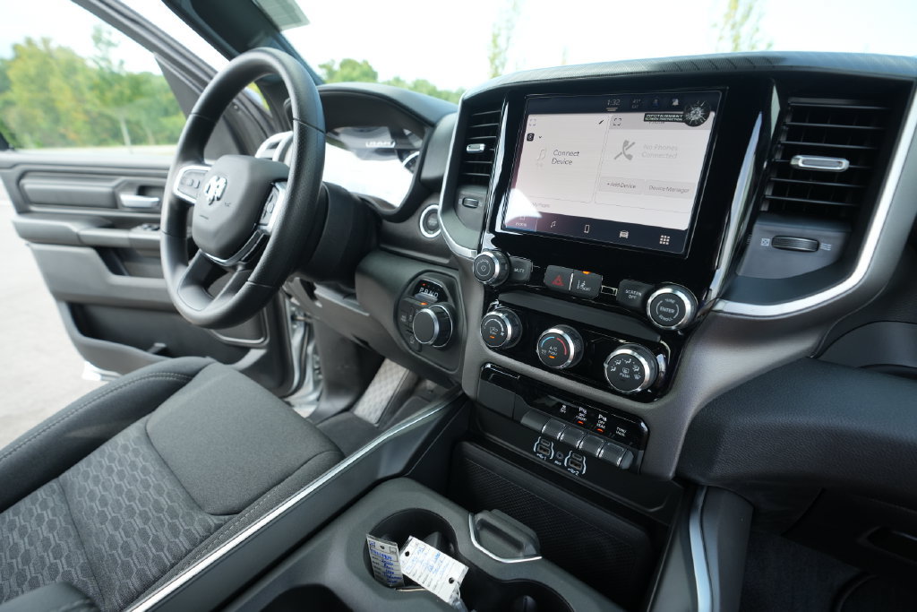 New 2026 RAM 1500 Express AWD/4WD image 34