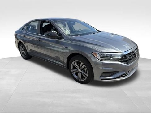 Used 2019 Volkswagen Jetta R-Line w/ R-Line Cold Weather Package FWD image 1
