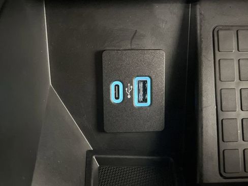 Used 2022 Ford F150 Lariat w/ Equipment Group 502A High image 25