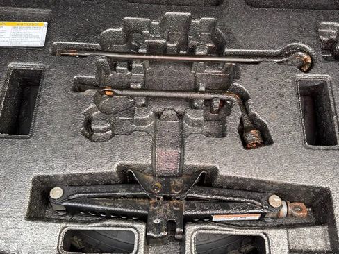 Used 2025 Toyota Camry SE image 15