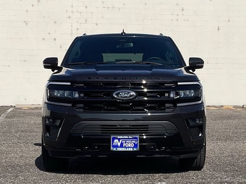 Certified 2024 Ford Expedition Limited image 9
