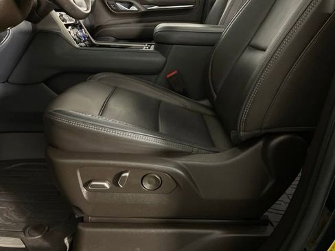 Used 2022 GMC Yukon XL Denali w/ Denali Premium Package image 35