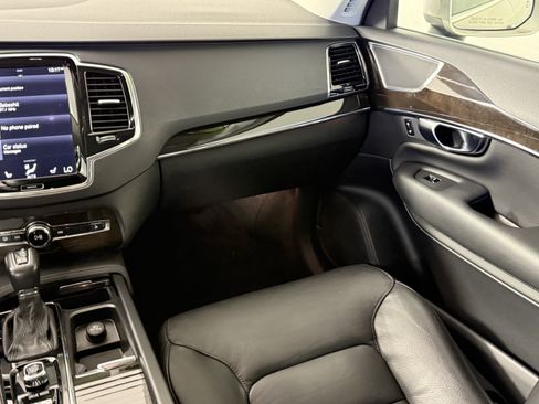 Used 2018 Volvo XC90 T6 Momentum w/ Convenience Package AWD/4WD image 12