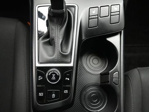 Used 2024 Kia Sportage LX image 19