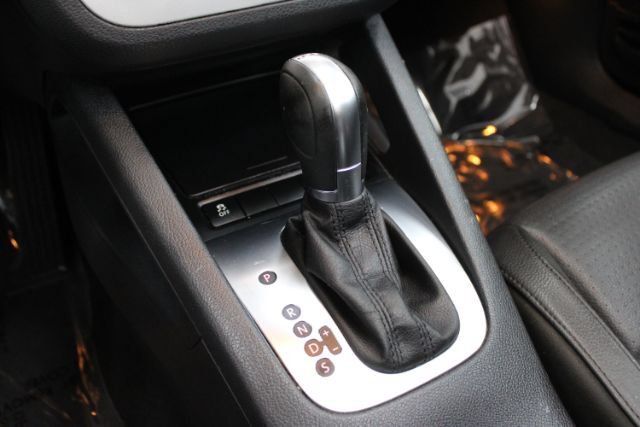 Used 2014 Volkswagen Eos Komfort FWD image 13