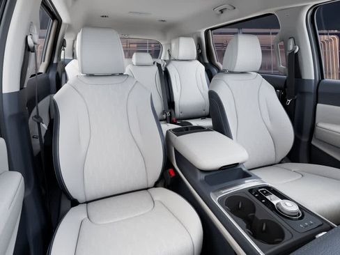 New 2026 Kia Carnival EX FWD image 15