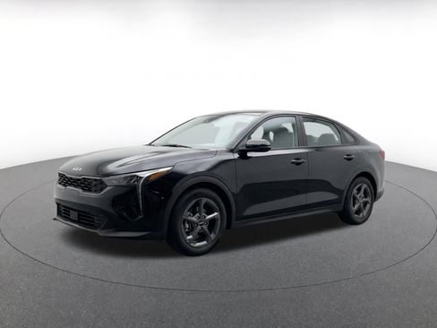 Used 2025 Kia K4 FWD image 3