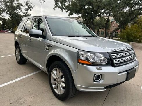 Used 2013 Land Rover LR2 HSE image 8