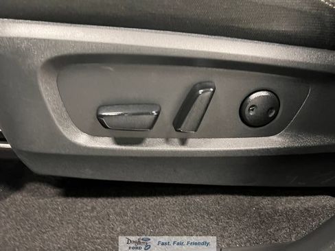 Used 2025 Nissan Pathfinder SV FWD image 25