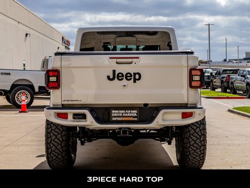 Used 2023 Jeep Gladiator Overland AWD/4WD image 8