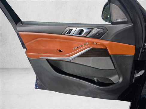 Used 2023 BMW X7 xDrive40i w/ Executive Package image 25