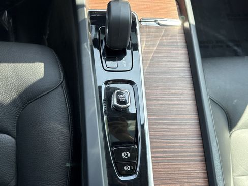 Used 2023 Volvo XC60 B5 Plus w/ Climate Package AWD/4WD image 22