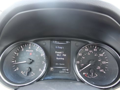 Used 2017 Nissan Rogue S FWD image 18