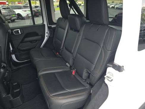 Used 2025 Jeep Wrangler Unlimited Sahara w/ Safety Group AWD/4WD image 33