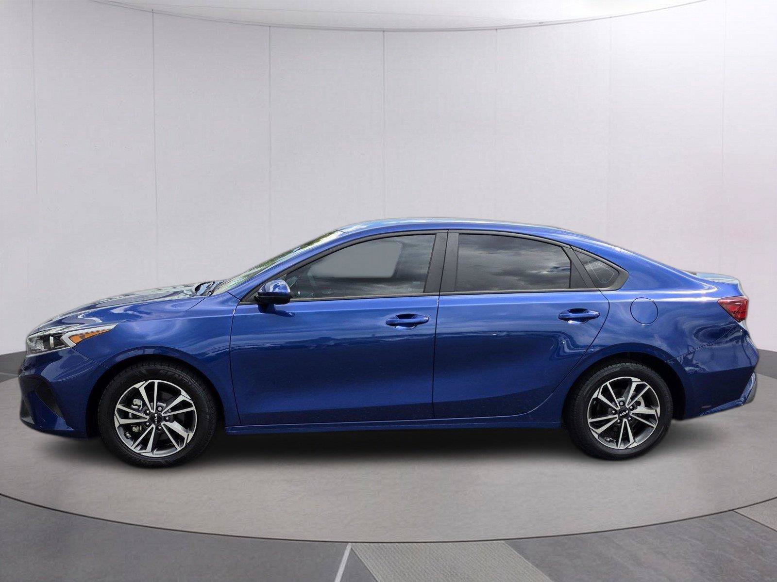 Used 2023 Kia Forte LXS FWD image 3