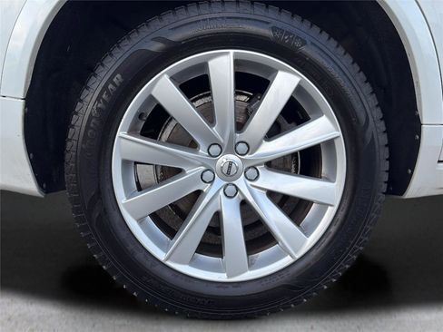 Used 2018 Volvo XC90 T6 Momentum w/ Convenience Package AWD/4WD image 32