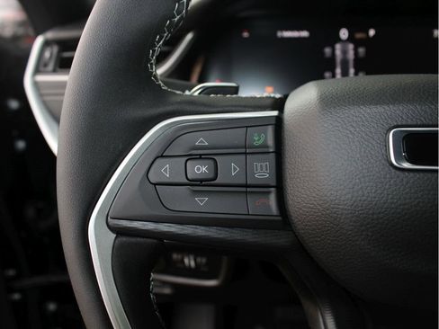 New 2025 Jeep Grand Cherokee Laredo X w/ Luxury Tech Group I image 13