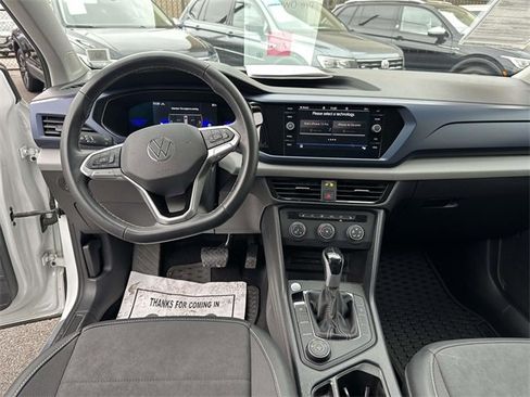 Certified 2022 Volkswagen Taos SE w/ Panoramic Sunroof Package image 20