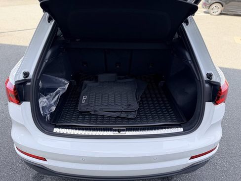 Certified 2024 Audi Q3 2.0T Premium Plus image 17