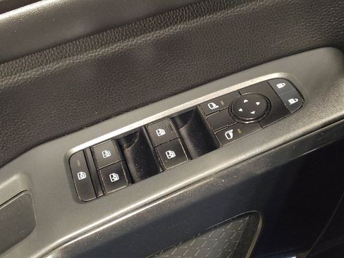 Used 2023 Nissan Pathfinder SV w/ Lighting Package (N92) FWD image 27
