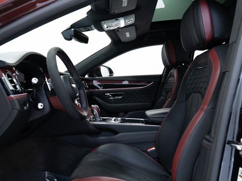 Certified 2025 Bentley Flying Spur Plug-In Hybrid image 15