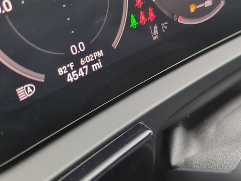 Certified 2025 Porsche Cayenne AWD/4WD image 1