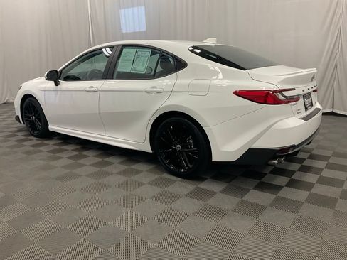 Used 2025 Toyota Camry XSE AWD/4WD image 4