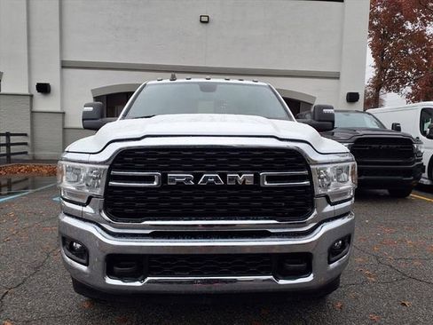 Used 2024 RAM 3500 Big Horn AWD/4WD image 3