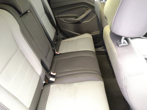 Used 2016 Ford Escape SE w/ Equipment Group 201A FWD image 19