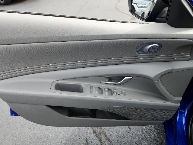 Used 2025 Hyundai Elantra Sport w/ Cargo Package FWD image 13