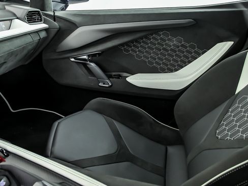 Used 2024 Lamborghini Revuelto image 46