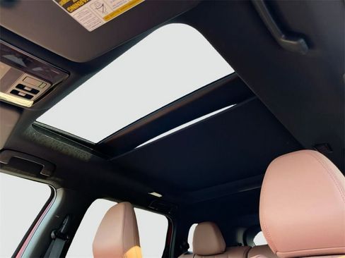 New 2025 Mitsubishi Outlander SEL image 26