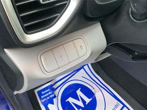 Used 2024 Hyundai Venue SEL image 11