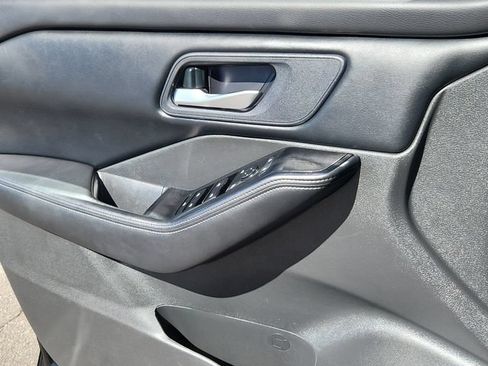 Certified 2024 Nissan Rogue SV AWD/4WD image 6
