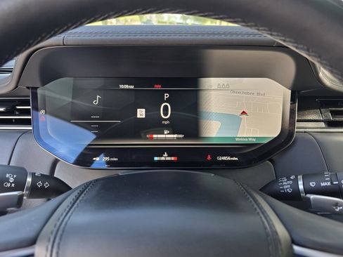 Certified 2023 Land Rover Range Rover SE image 19