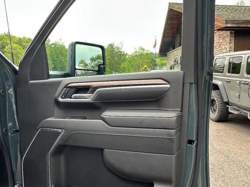 Used 2025 Chevrolet Silverado 3500 LT w/ All Star Edition AWD/4WD image 44