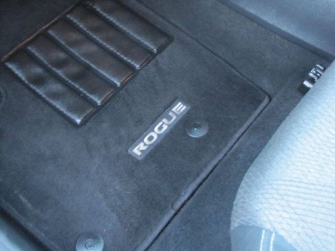 Used 2024 Nissan Rogue SV FWD image 18