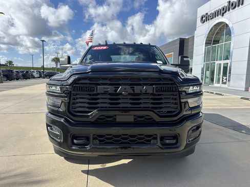 Used 2026 RAM 3500 Big Horn AWD/4WD image 2