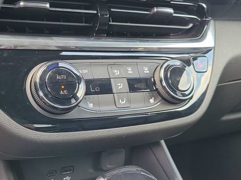 Used 2025 Buick Envista Sport Touring FWD image 23